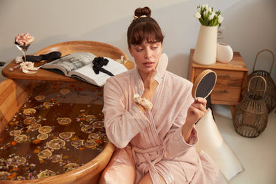 Silk Face Mitt + Beauty Pillow Brightening & Vitamin C Serum