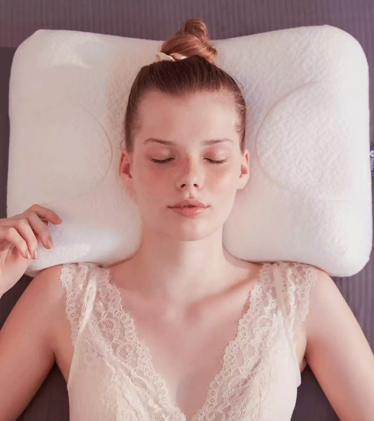 Beauty Pillow™ mit Skin+ Kopfkissenbezug auf