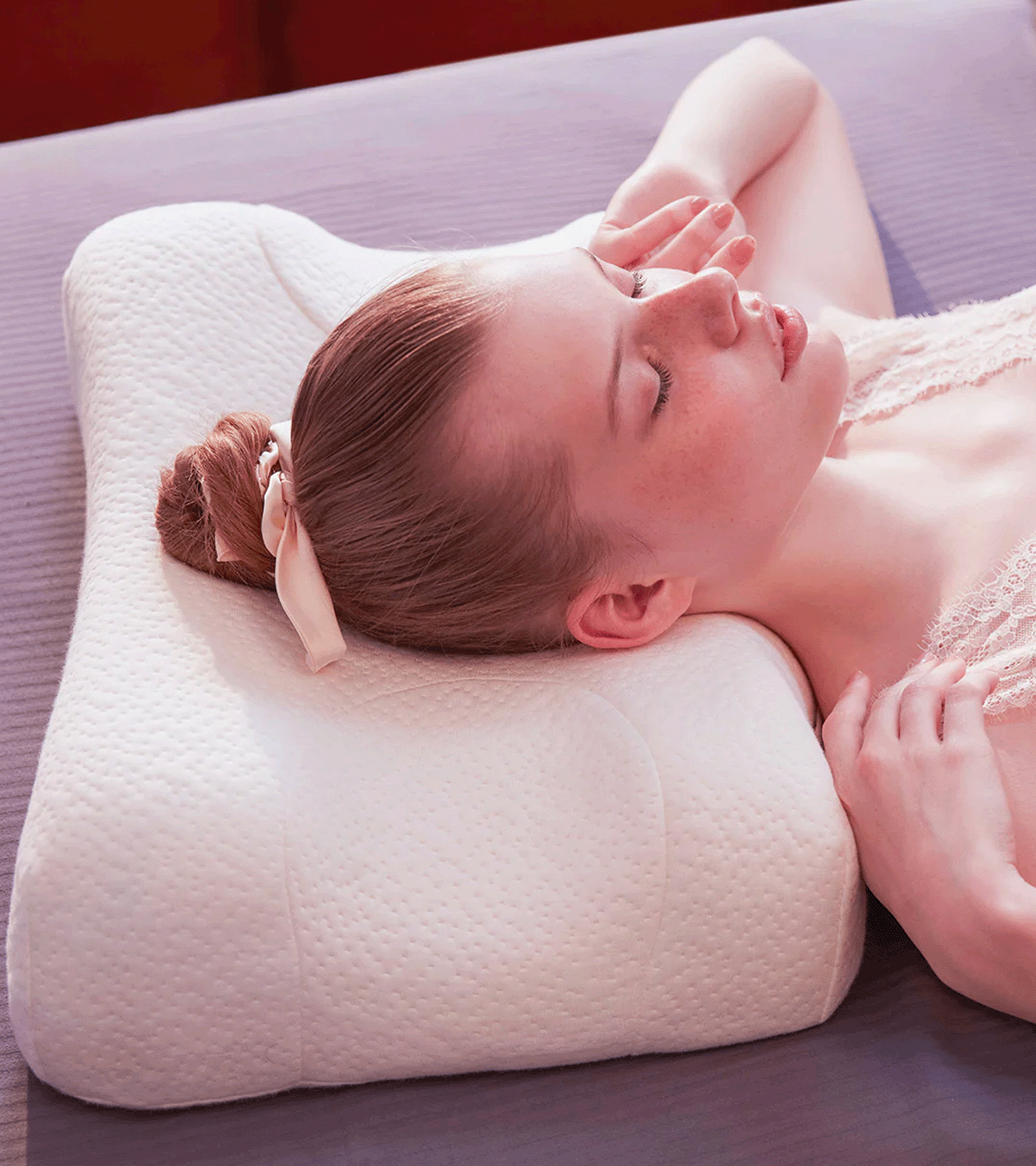 Beauty Pillow™ mit Skin+ Kopfkissenbezug auf